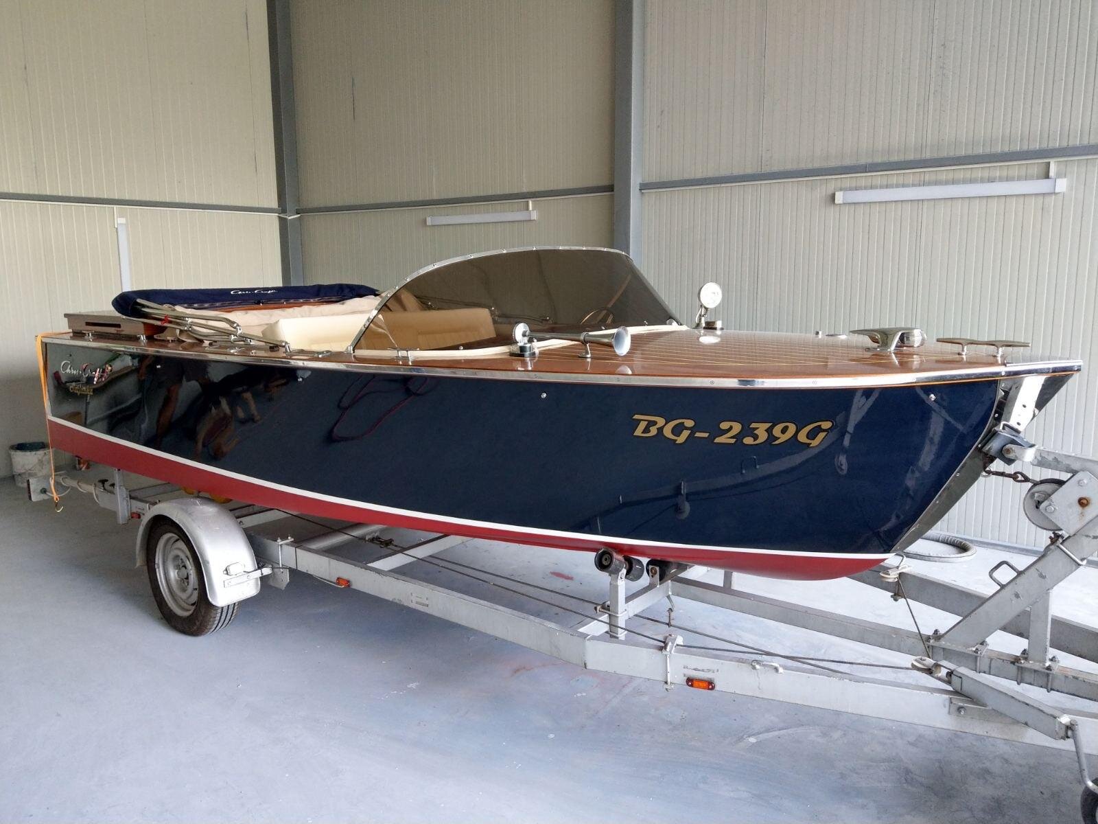 Drveni Chris-Craft posle pune restauracije trupa